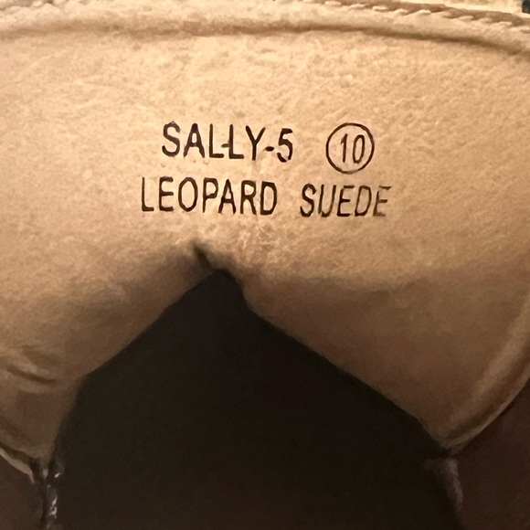 Bella Marie Leopard Wedges - Picture 5 of 6